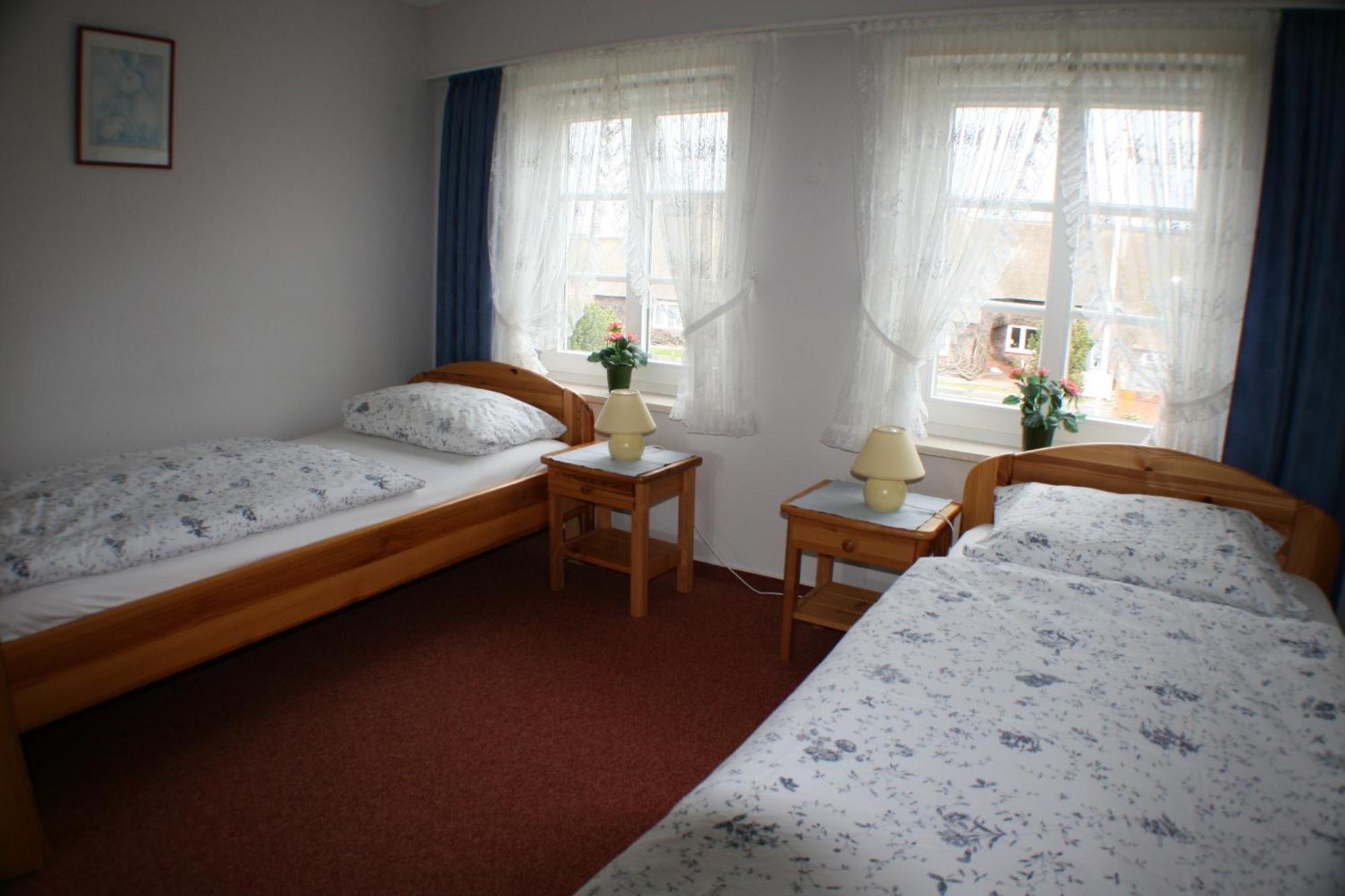 Ferienwohnungen Im Hotel Garni Zur Post Utersum ห้อง รูปภาพ
