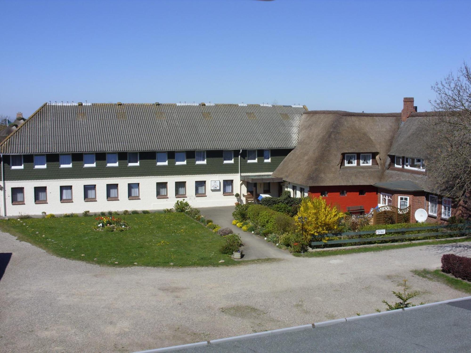 Ferienwohnungen Im Hotel Garni Zur Post Utersum ห้อง รูปภาพ